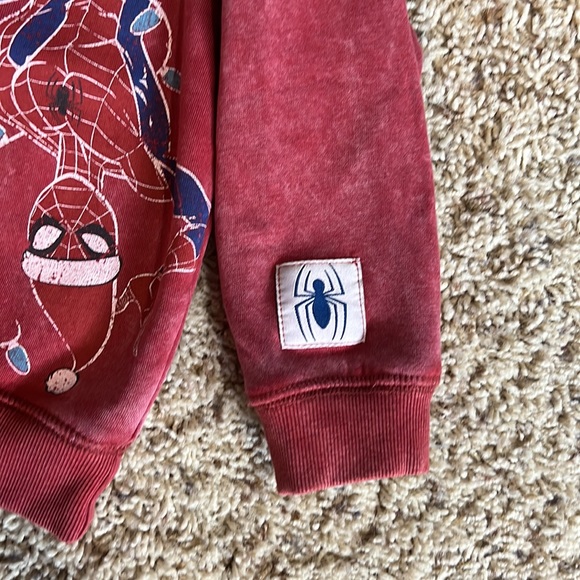 Hardly worn super soft Marvel Spider-Man Holiday/Xmas graphic crewneck fleece! - Picture 5 of 7